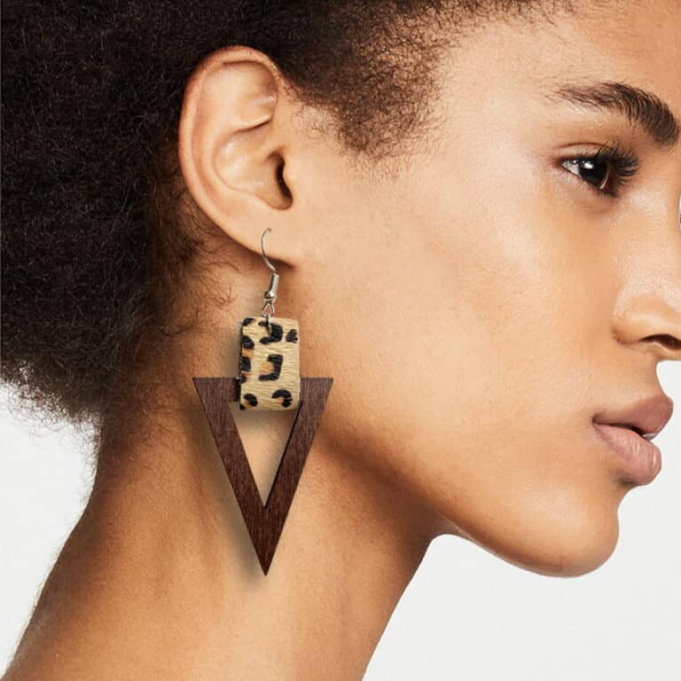 Lot De Colliers Et Boucles D'oreilles En Bois Et Métal - Style Artisanal, Couleurs Variées (Occasion)