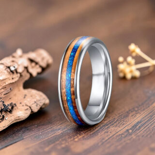 Bague bois et résine bleue