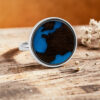 Bague bois et résine bleue