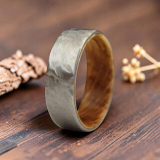 Bague en bois avec métal