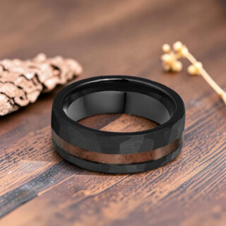 Bague en bois - Bois de Koa et Tungstène martelé