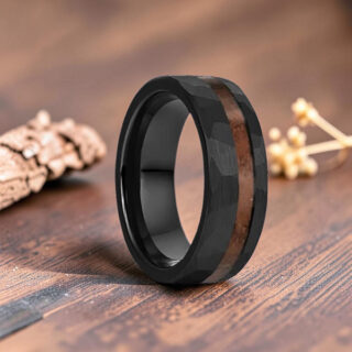 Bague en bois - Bois de Koa et Tungstène martelé