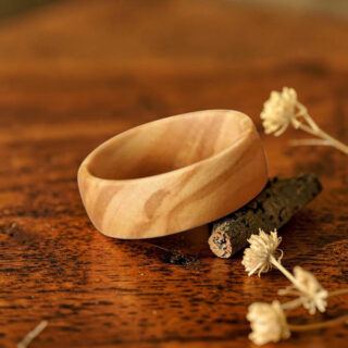 Bague en bois d'olivier