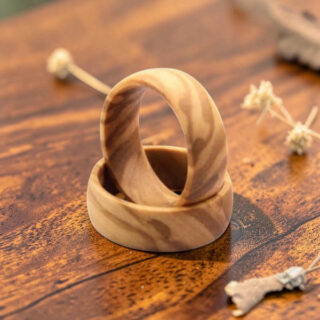 Bague en bois d'olivier