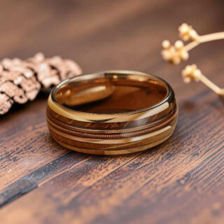 Bague en bois - Bois de Koa et Tungstène couleur or