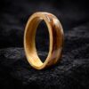 Bague en bois brulé