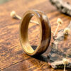 Bague en bois brulé