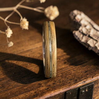Alliance en argent et en bois de chêne