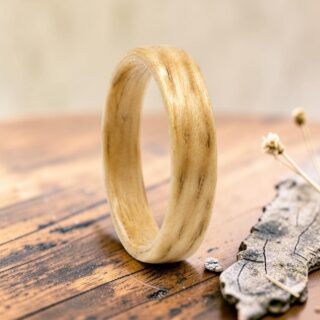 Bague en bois de chêne européen