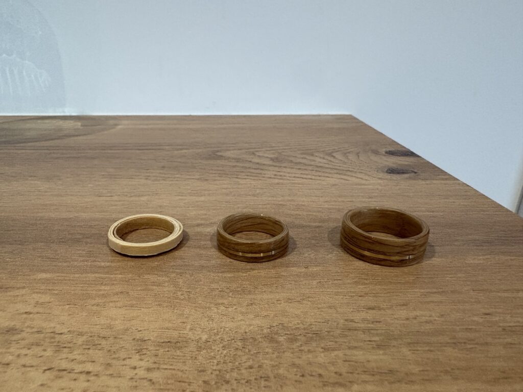 Comparatif de largeur de bague en bois